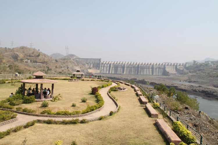 Sardar Sarovar Dam - Narmada River - Facts About Sardar Sarovar Dam