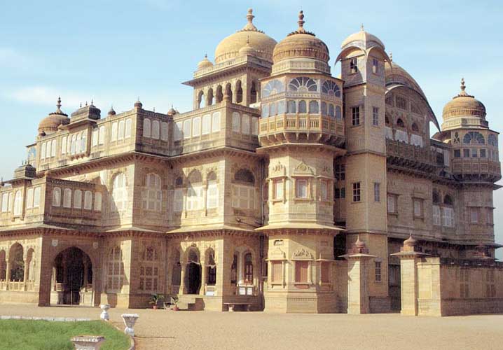 Vijay Vilas Palace: The Royal family of Kutch